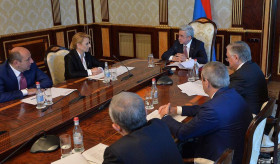 President Serzh Sargsyan holds consultation on Armenian-Italian economic cooperation agenda